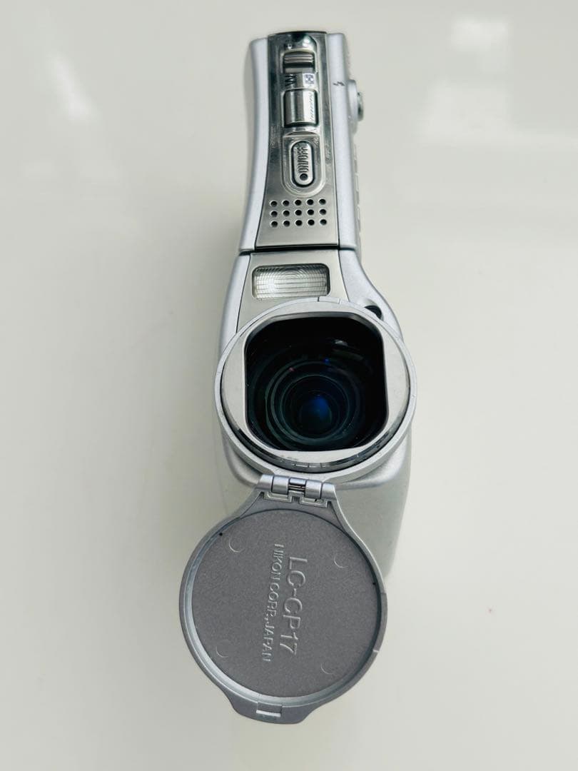 Nikon Coolpix S10VR シルバー 本体と充電器