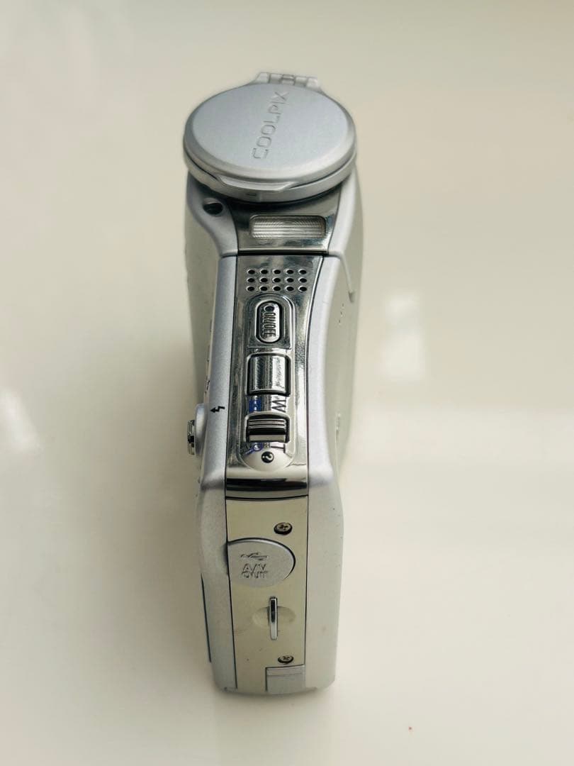 Nikon Coolpix S10VR シルバー 本体と充電器