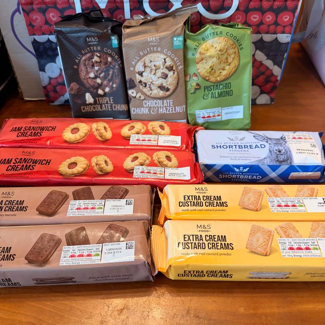 22 M&S 人気お菓子10点詰め合わせセット