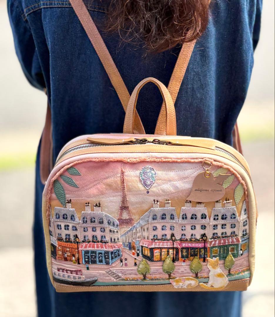 (手づくり)\"ピンクのエッフェル塔\"アップリケ切り絵パリの街並みリュックサック