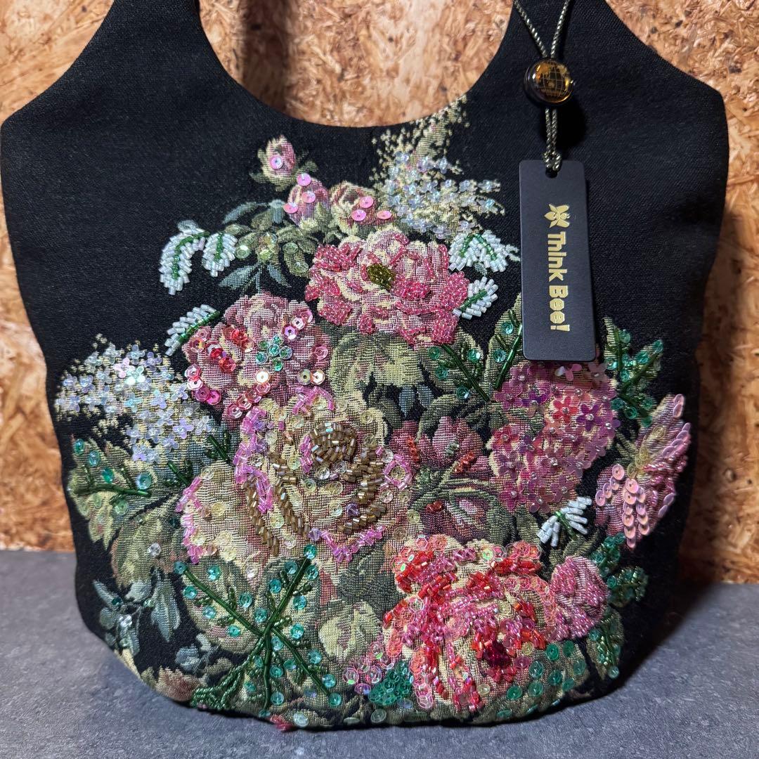 【しいちゃん】 Think Bee！ カレンダリオバッグ 花柄刺繍
