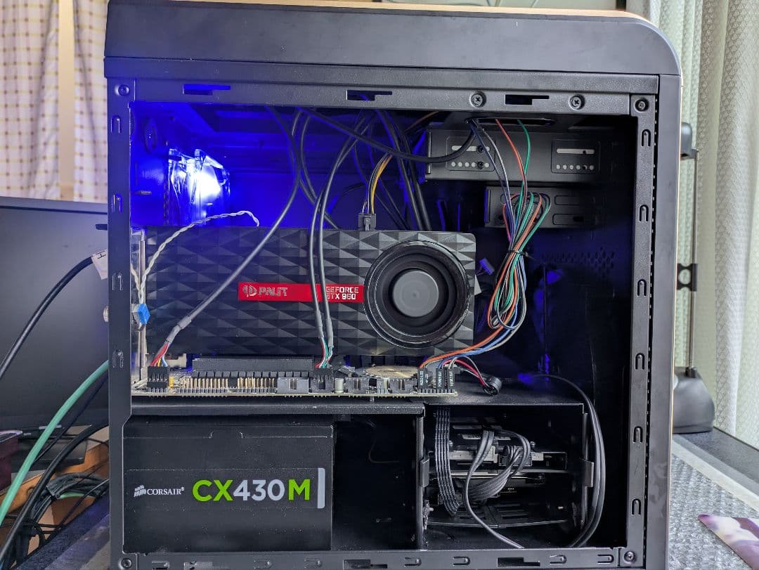 №135、キューブ型金色、Win11、Corei5、GTX960、M8G、SSD