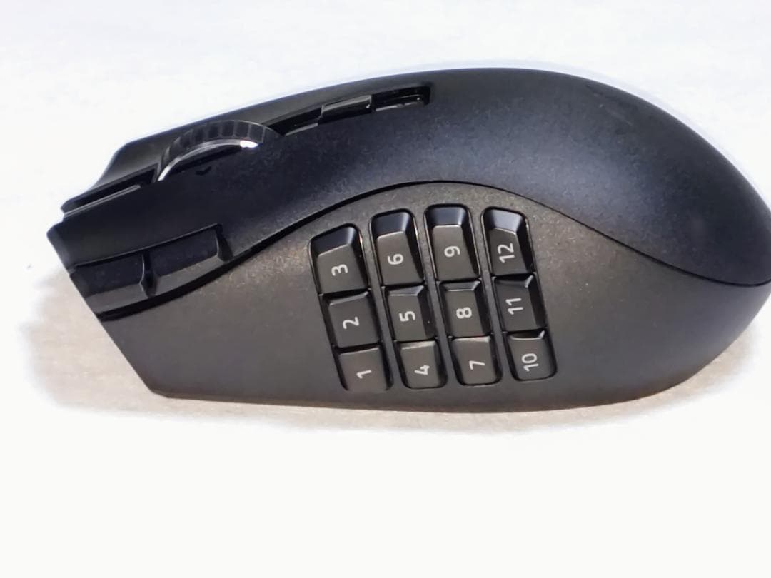 Razer Naga V2 HyperSpeed ゲーミングマウス