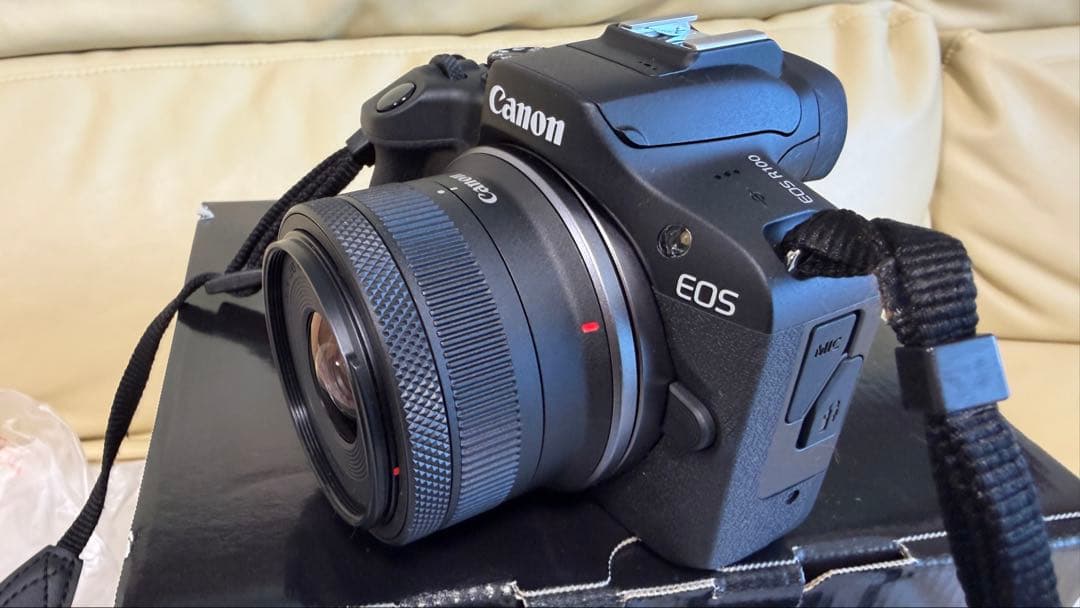 新同品CANON EOS R100 RF-S 18-45mm レンズキット