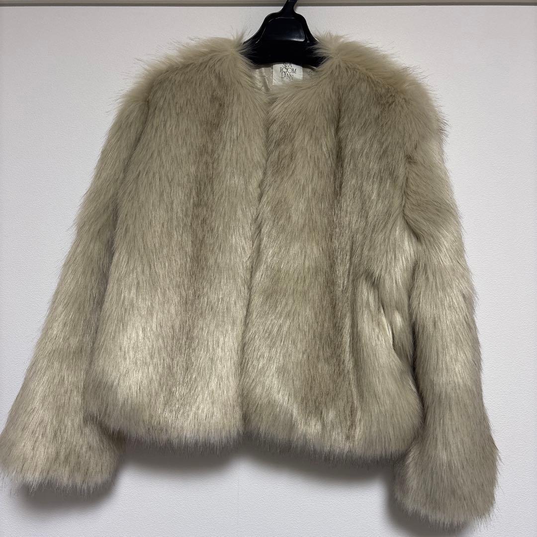 Searoomlynn mix colorボリュームファーコート