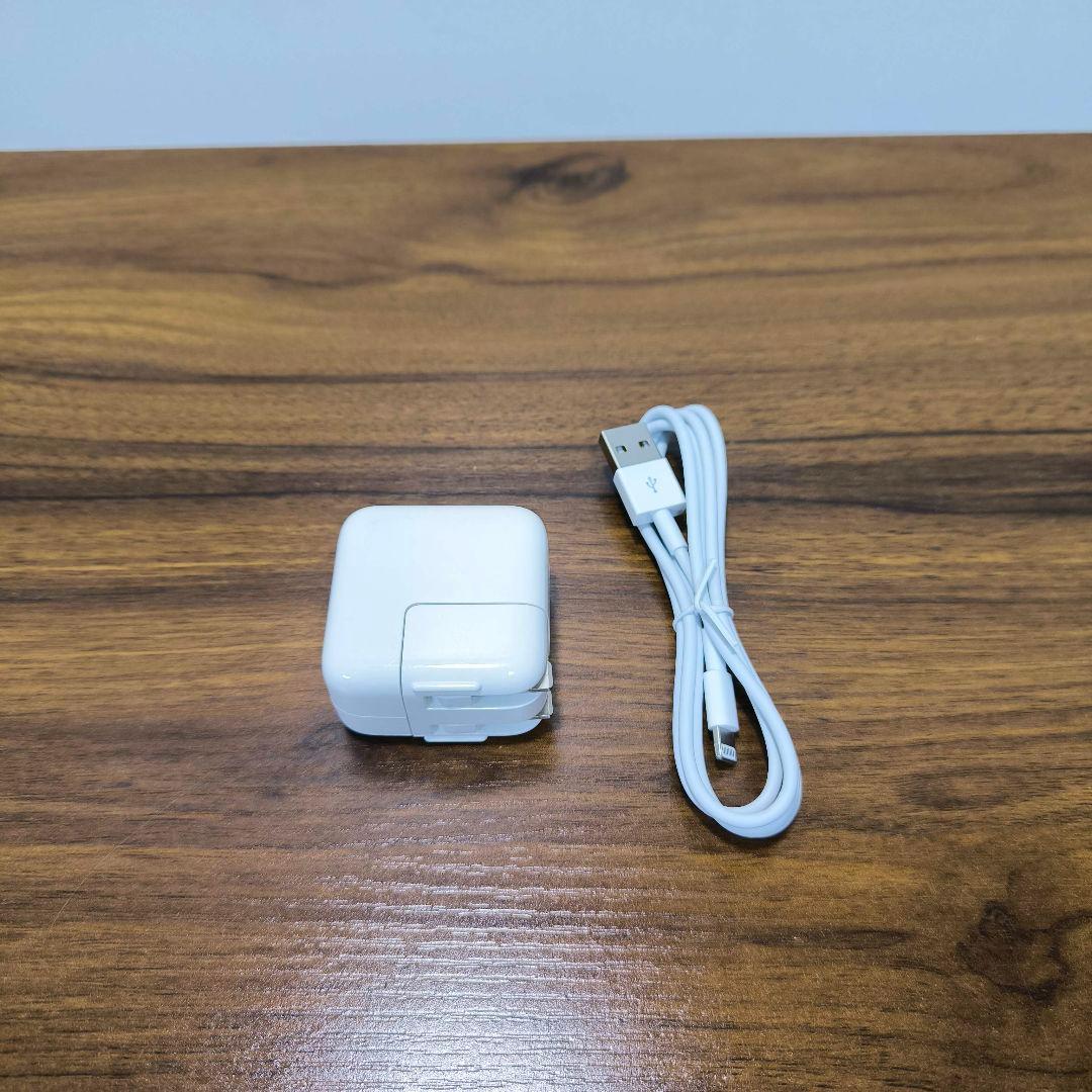 新品同様 Apple iPad 第6世代 Wi-Fiモデル 32GB