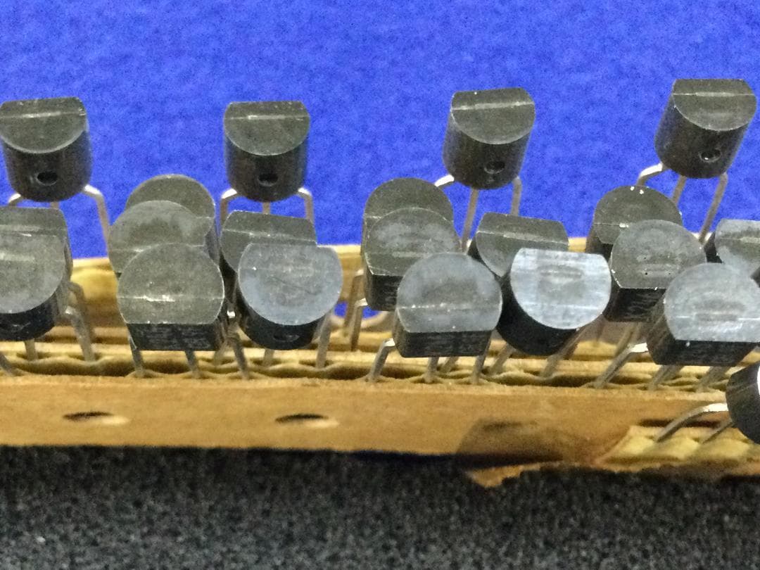 2SK246-GR  東芝 TAF333ESX P3099 CDP777ES