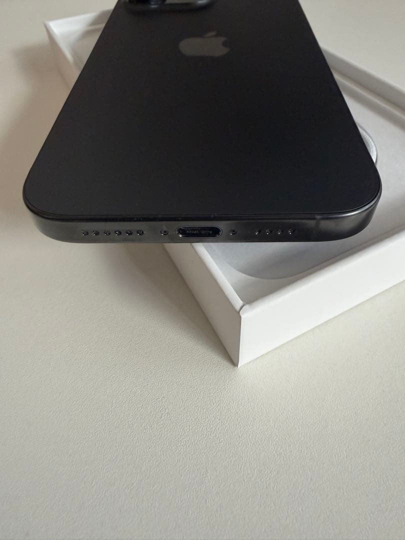 iPhone 16 Pro Max ブラックチタニウム 512GB SIMフリー