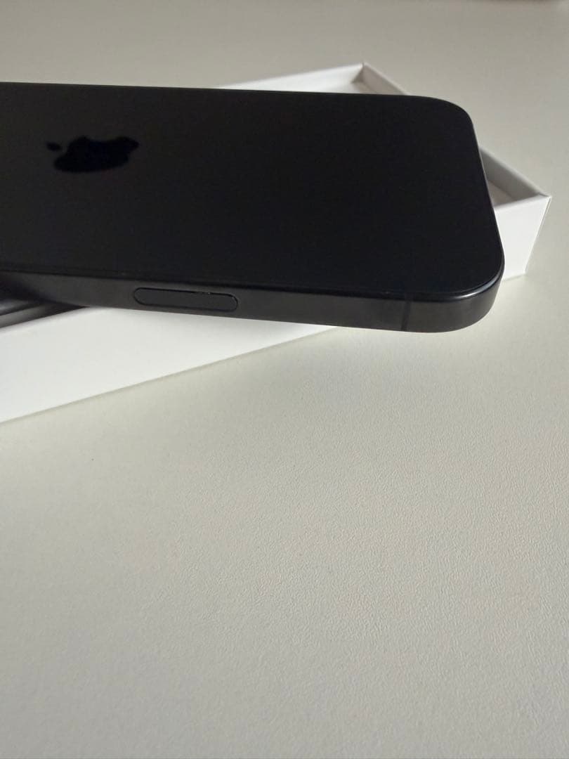 iPhone 16 Pro Max ブラックチタニウム 512GB SIMフリー