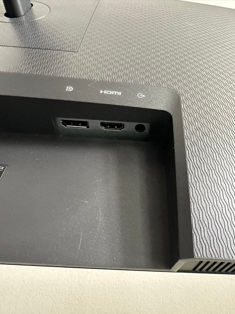 DELL 27インチ　ディスプレイモニター 本体