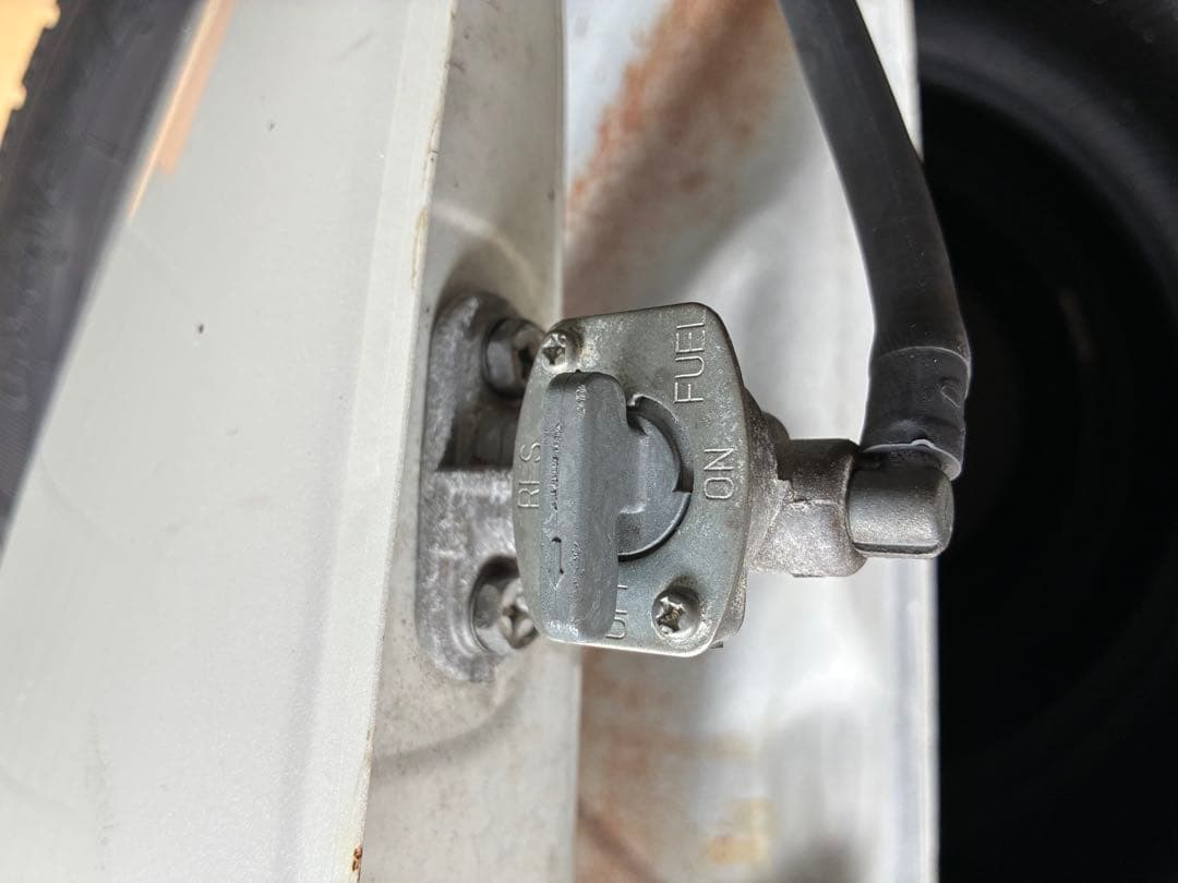 グラストラッカー　NJ4BA 純正タンク