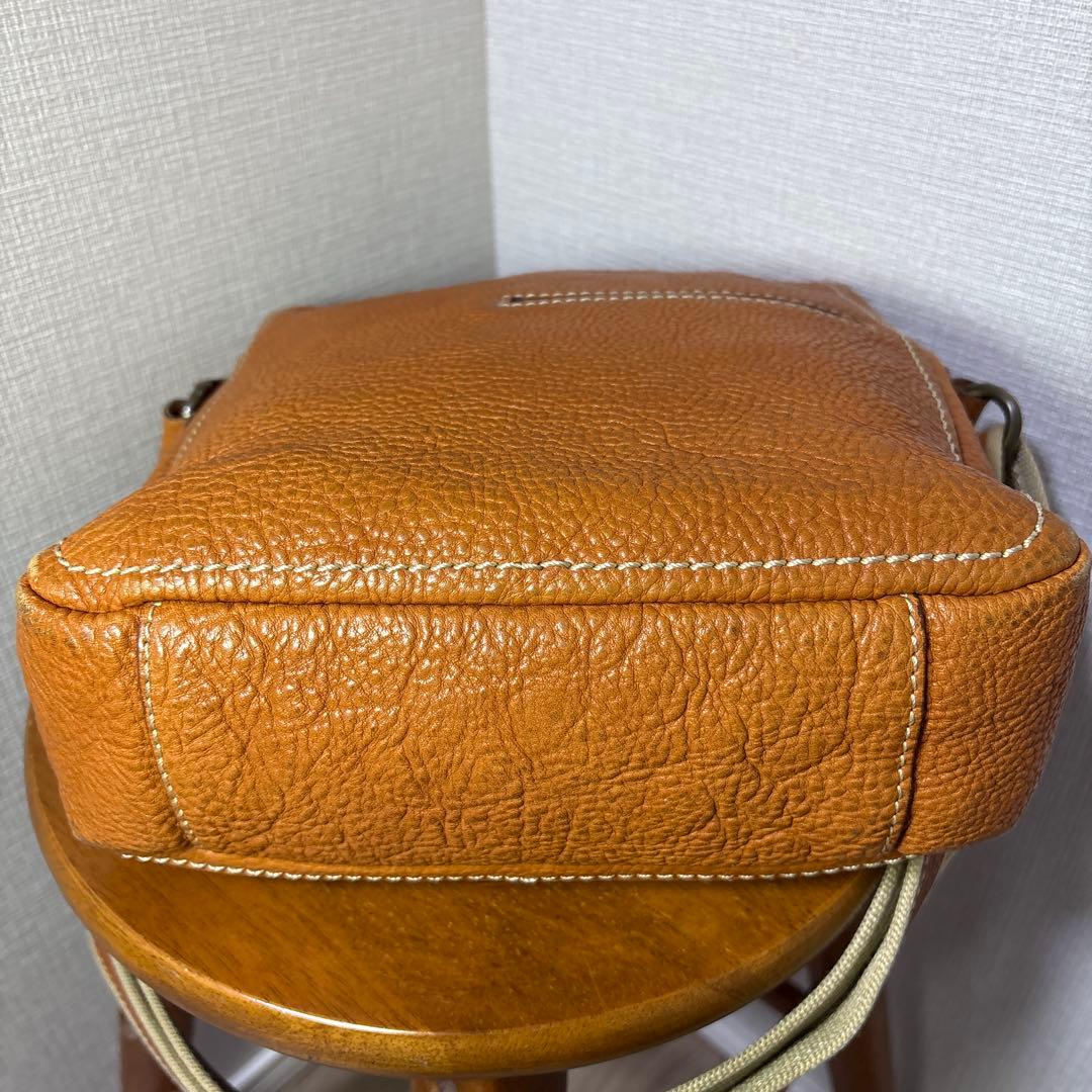 土屋鞄製造所トーンオイルヌメ ジップトップショルダー（ブラウン）