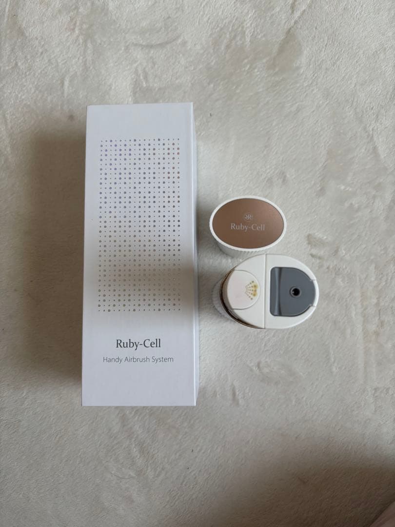 Ruby Ceelハンディブラシ　ホワイト