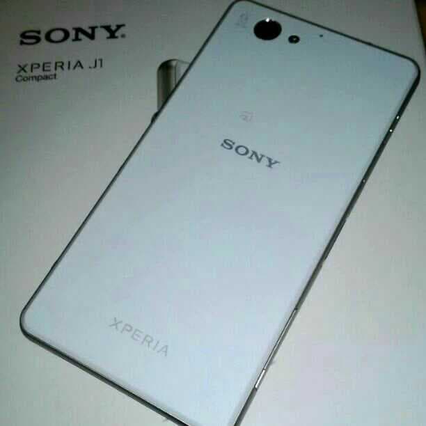 スマートフォン本体 XPERIA J1 compact