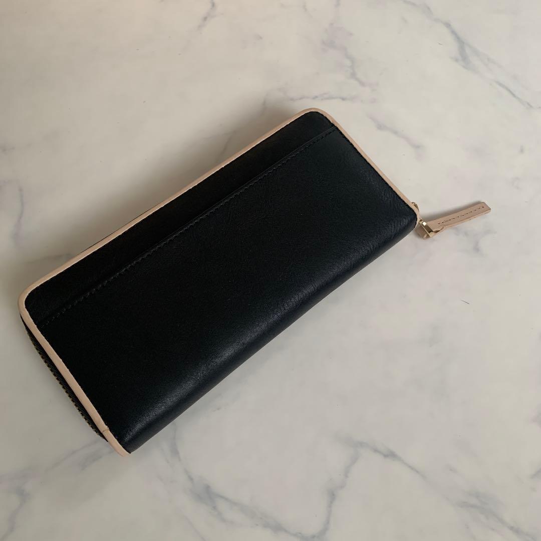 【新品未使用】PAUL & JOE 本革　黒長財布　花柄刺しゅう入り