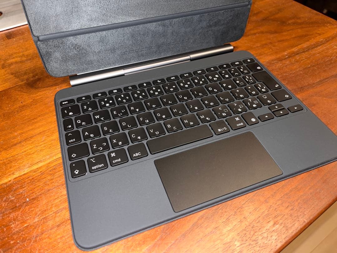 iPad Air 11インチ用　Magic Keyboard （M2.M3用）