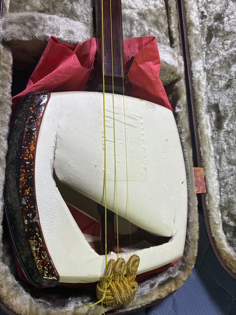 津軽三味線！紅木！天然素材の高級糸巻き付き！