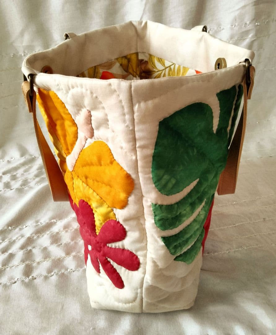 ☆267.ハワイアンキルト・バッグ・ハイビスカス＆ティアレ＆モンステラ