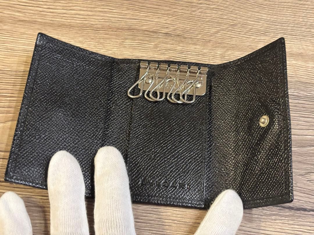 【極美品】ブルガリBVLGARI ブラックレザーキーケース　6連