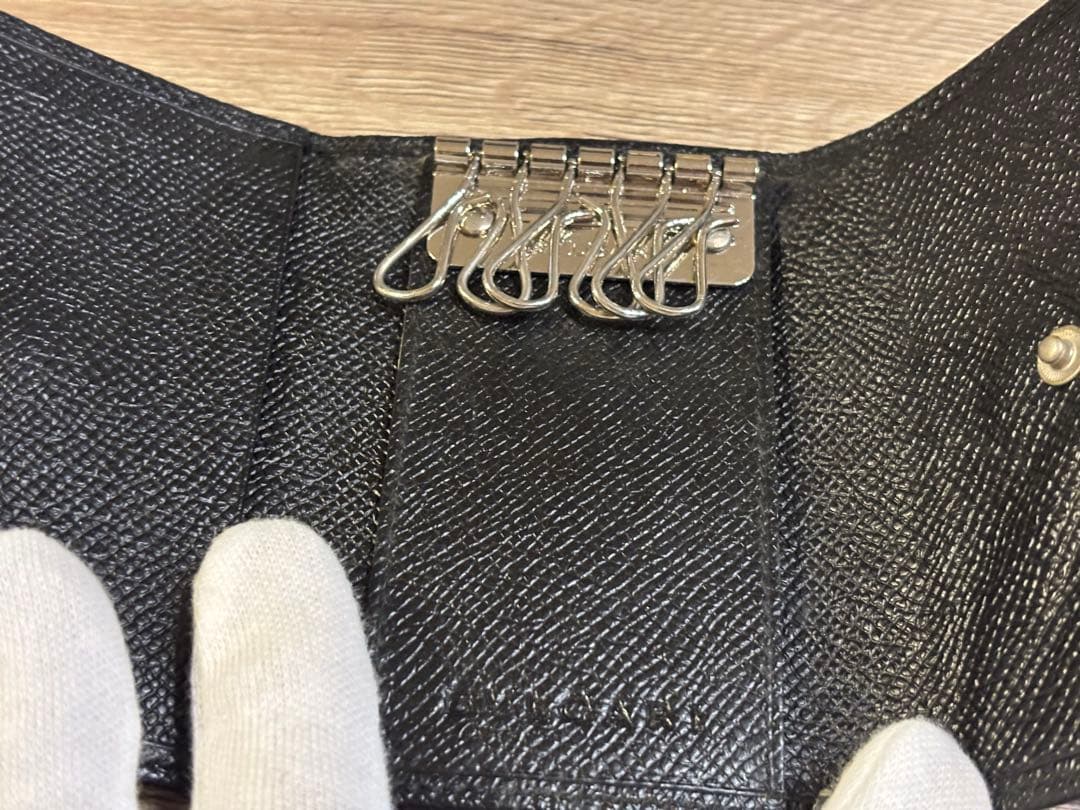 【極美品】ブルガリBVLGARI ブラックレザーキーケース　6連