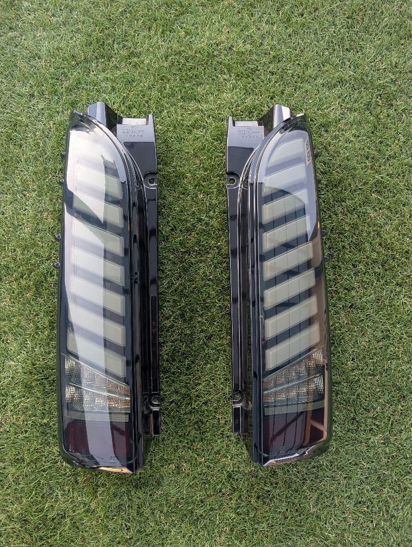 INTEC(インテック) ハイエース LEDテールランプ