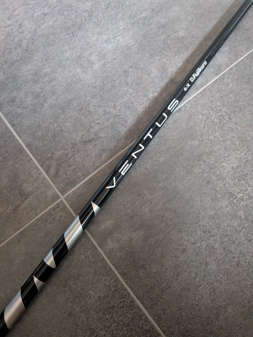 ●美品●テーラーメイドスリーブ 1W用 フジクラ ベンタスブラック 6X