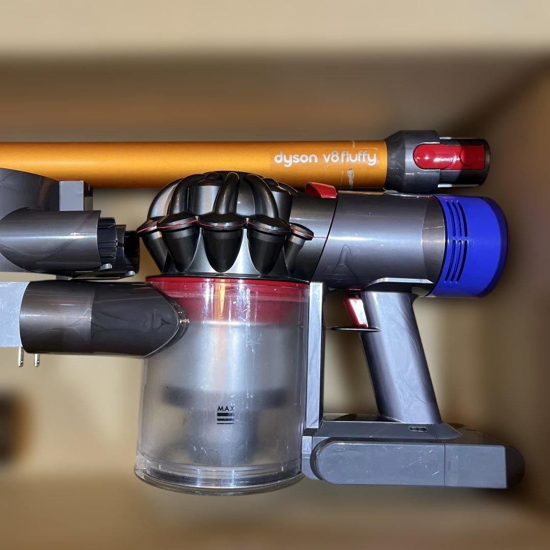 Dyson V8 Fluffy 掃除機 【バッテリー交換済】