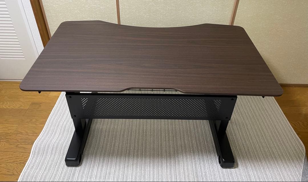 【中古】小柄さん向け　昇降テーブル （ガス圧式 PCデスク ）