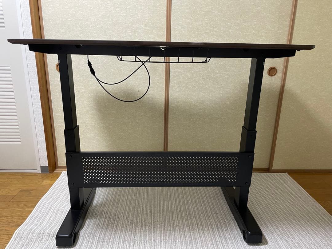 【中古】小柄さん向け　昇降テーブル （ガス圧式 PCデスク ）