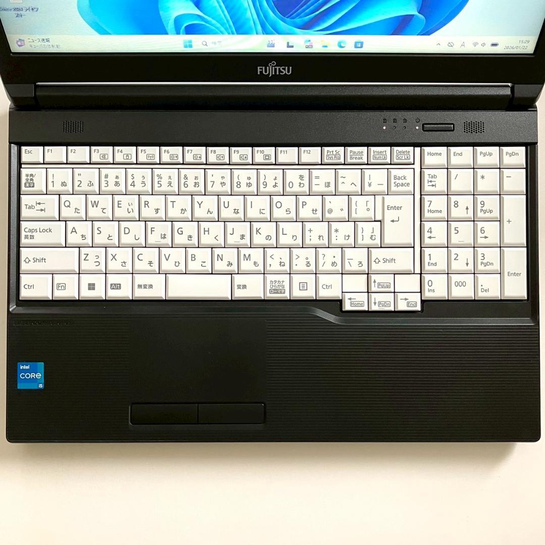 ★2022年製★ テンキー付き 第12世代i5 バッテリー良好 富士通 460