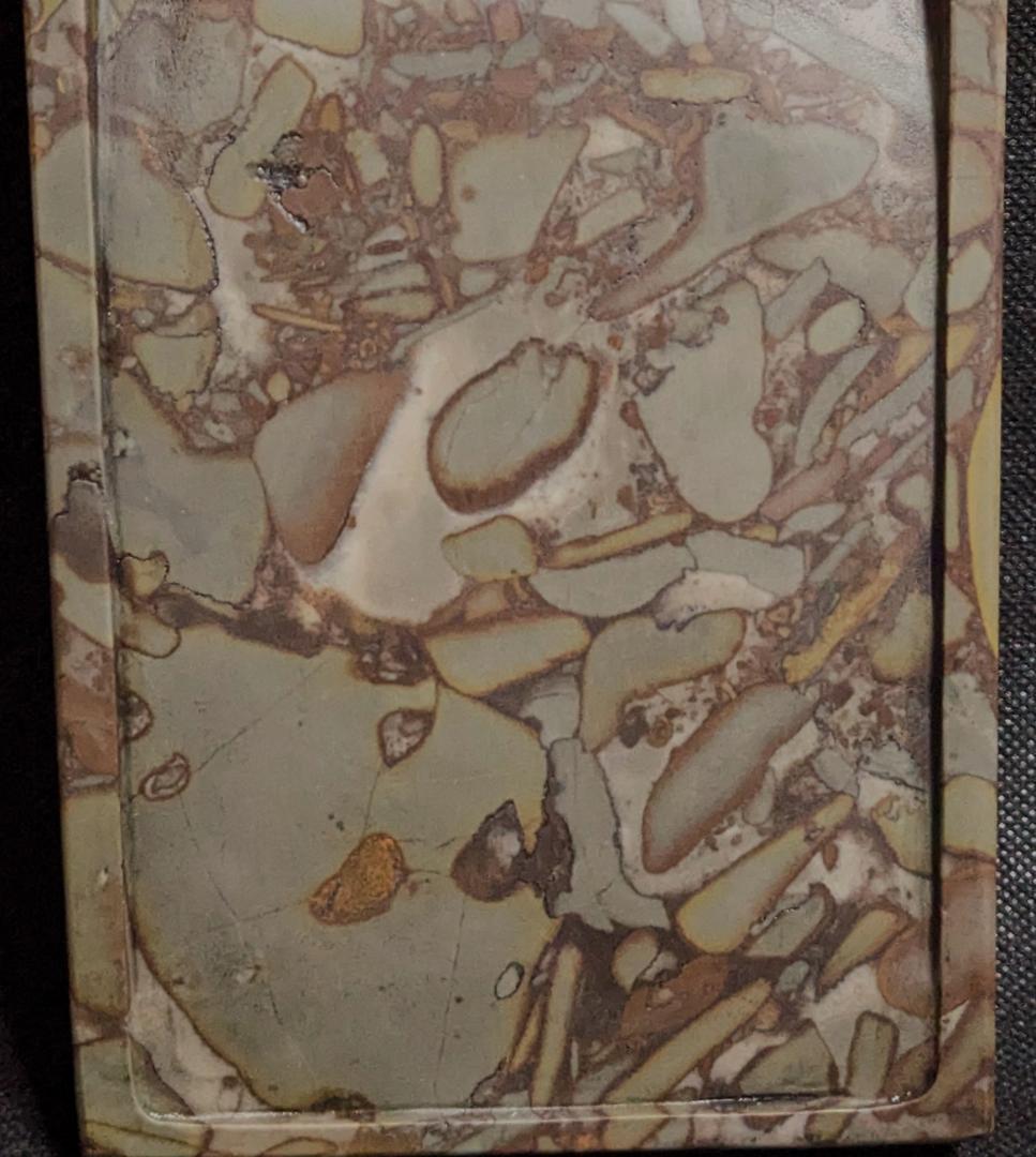 【豆斑玉石の古硯　清代】◆茶紫の豆斑美石◆珍品◆黄楊木の天地蓋◆七吋位◆魯硯