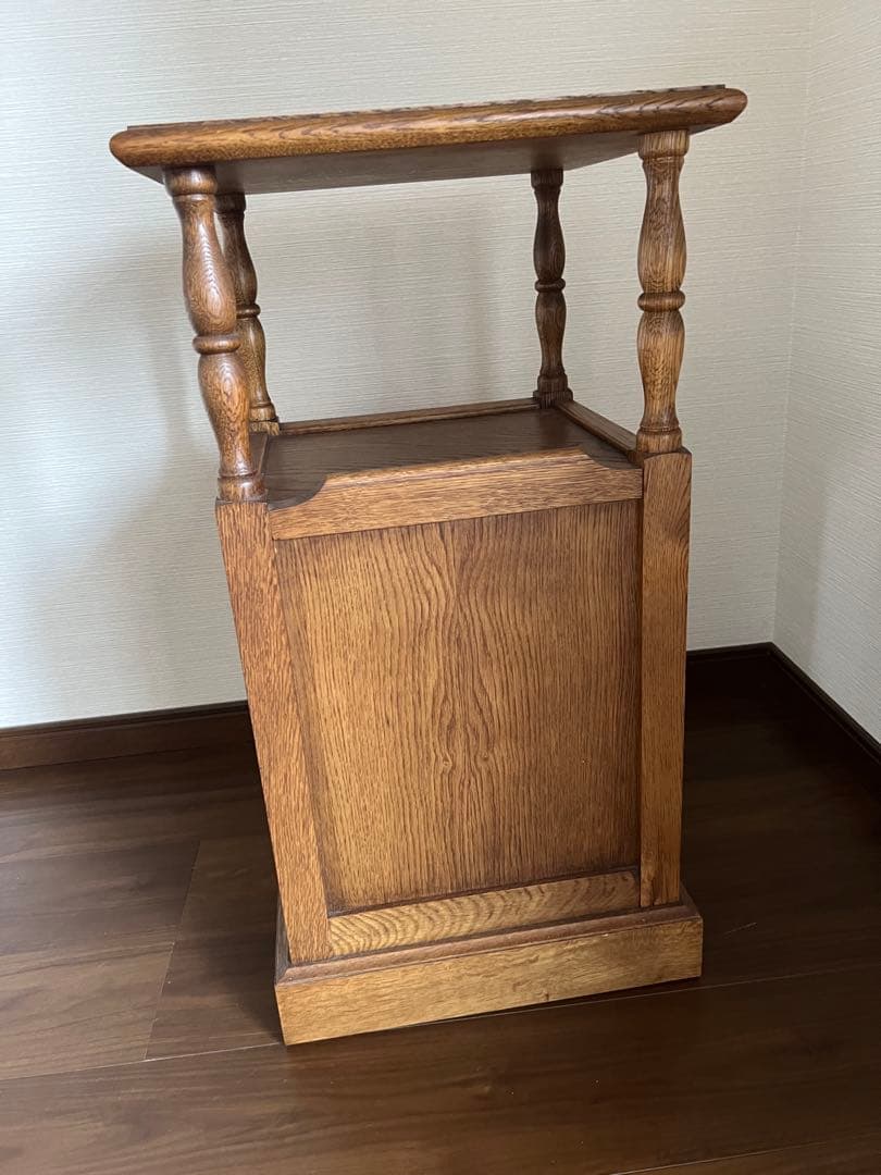 サイドテーブル