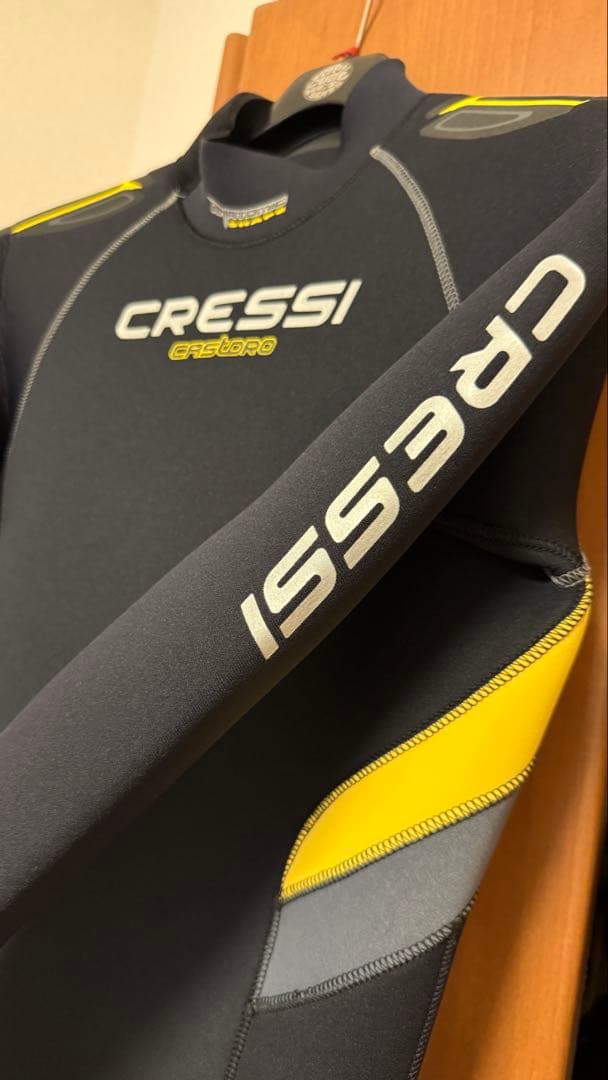 CRESSI クレッシー　ウェットスーツ5mm Casroro Mサイズ(M3)