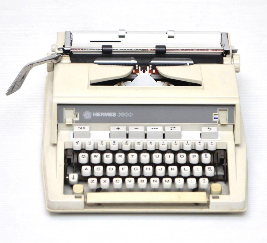 【入手困難/オススメ品】HELMES エルメス 3000 タイプライター