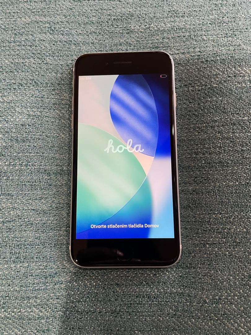 iPhone SE本体第2世代ホワイト128GBSIMフリー画面割れなし傷なし