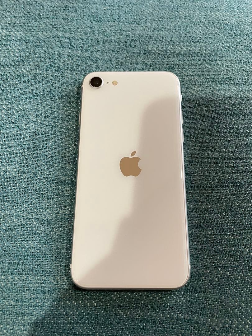 iPhone SE本体第2世代ホワイト128GBSIMフリー画面割れなし傷なし