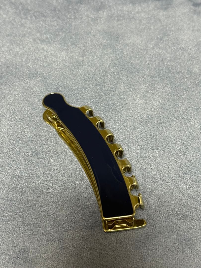 France Luxe（フランス ラックス）、エナメルキャスケード、縦型バレッタ