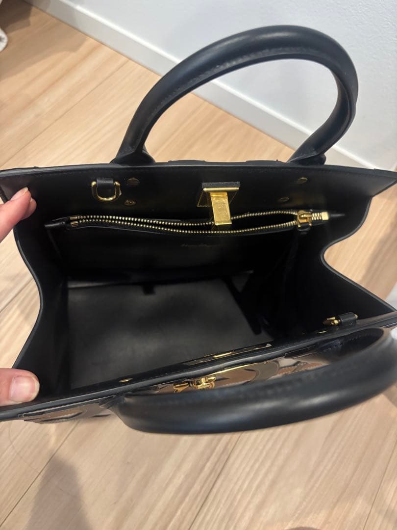 美品 サルバトーレフェラガモ バック