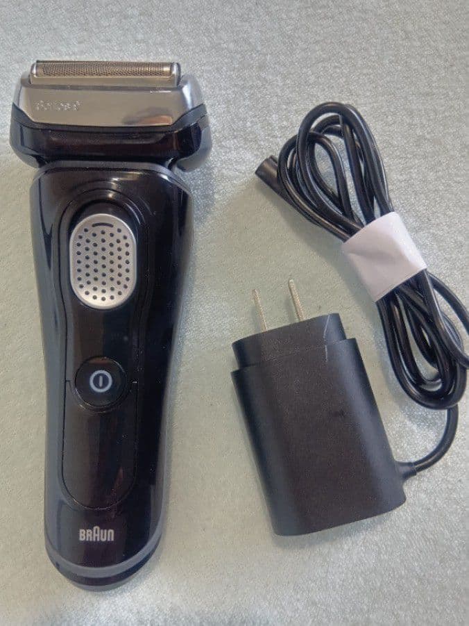 ブラウンSeries9 9075cc 充電交流式 新品未使用！