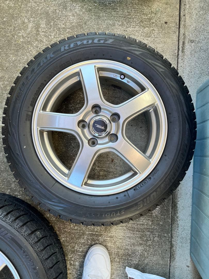 16インチ ブリヂストン ブリザックレボGZ タイヤ ホイールセット 4本