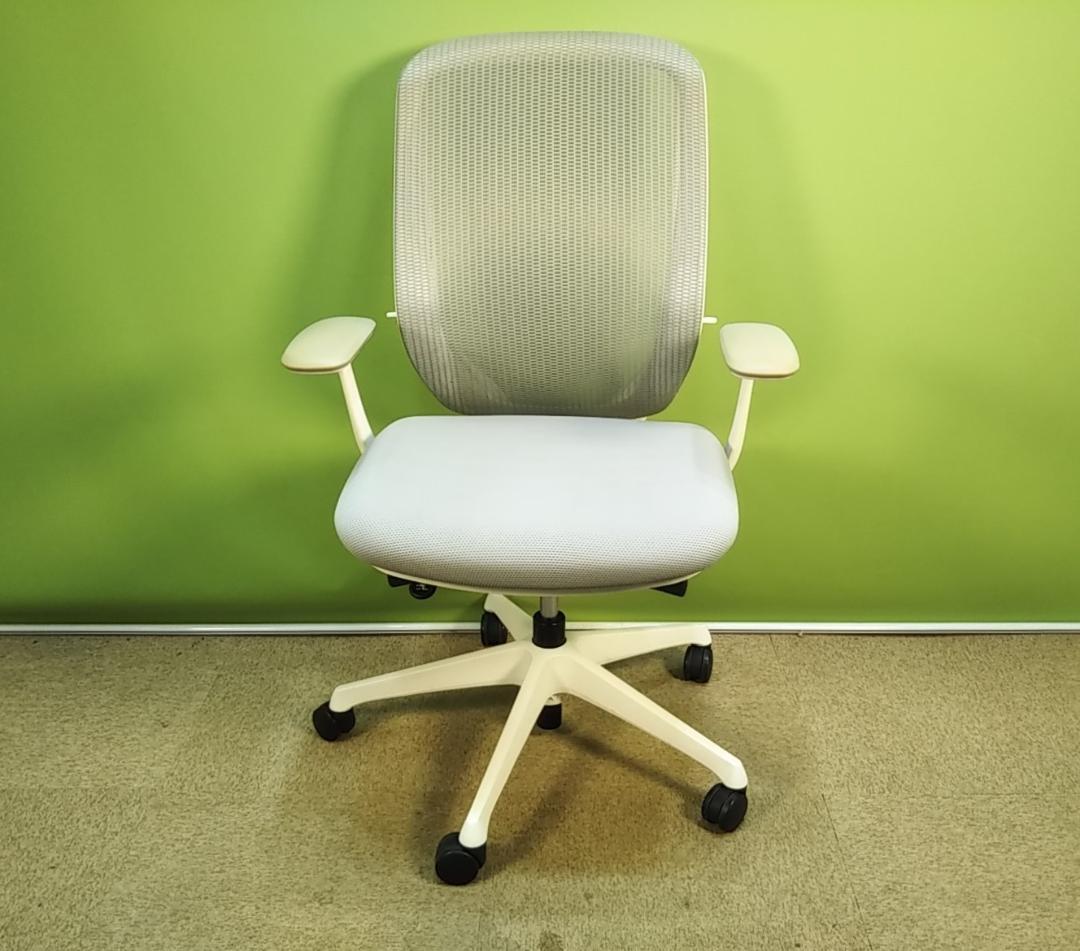 bn　オカムラ　シルフィーチェア　前傾機能　ハイバック　メッシュタイプ　中古