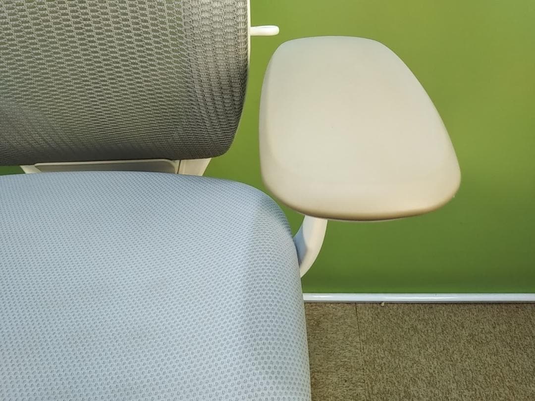 bn　オカムラ　シルフィーチェア　前傾機能　ハイバック　メッシュタイプ　中古