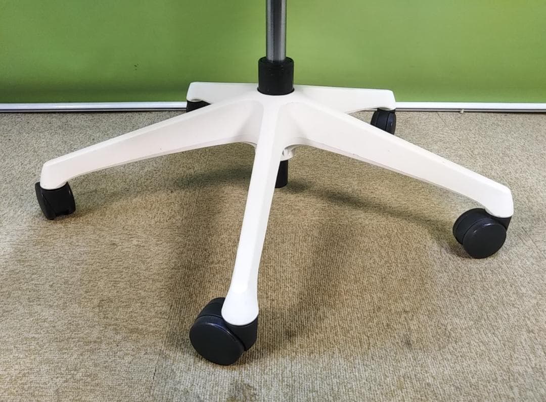 bn　オカムラ　シルフィーチェア　前傾機能　ハイバック　メッシュタイプ　中古