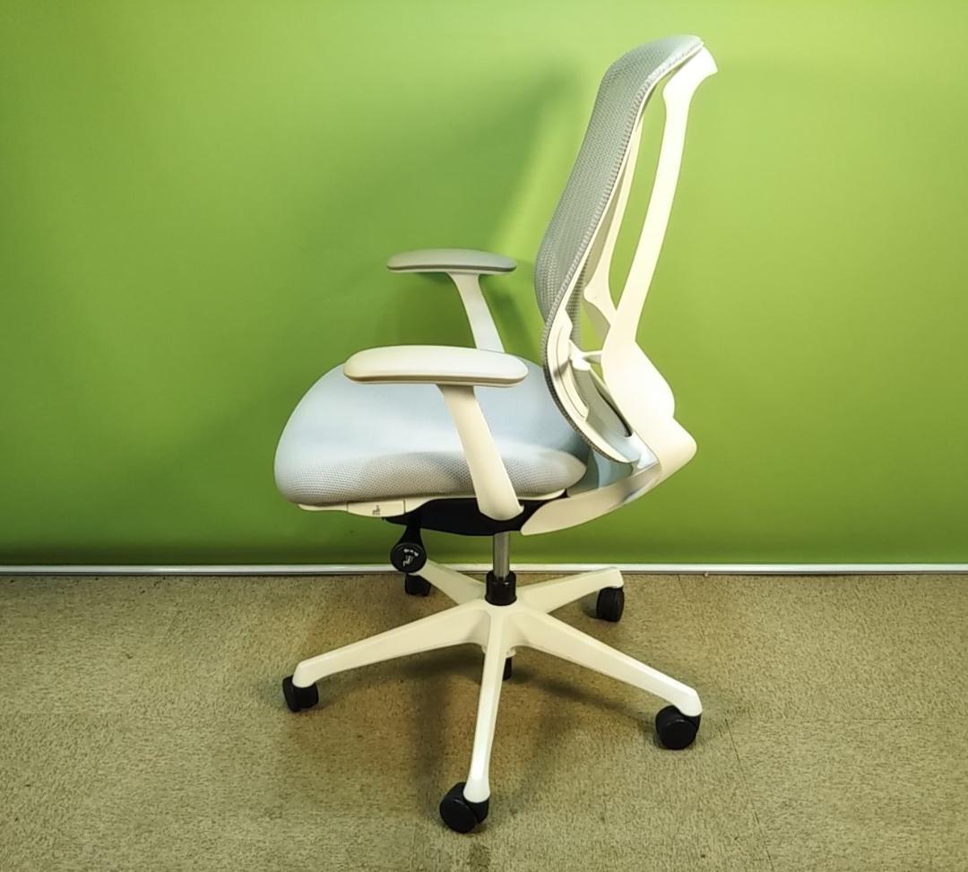 bn　オカムラ　シルフィーチェア　前傾機能　ハイバック　メッシュタイプ　中古