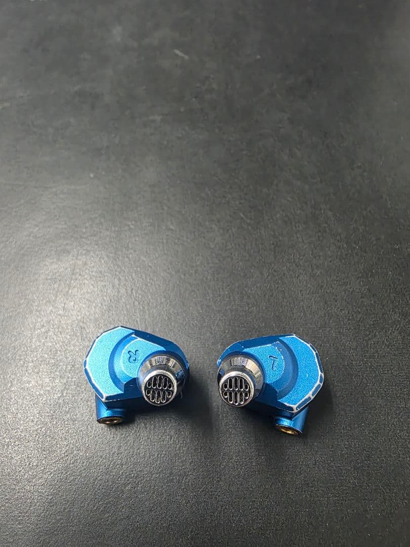 Campfire Audio Q4 C/2019 Q4 (3BAイヤホン)