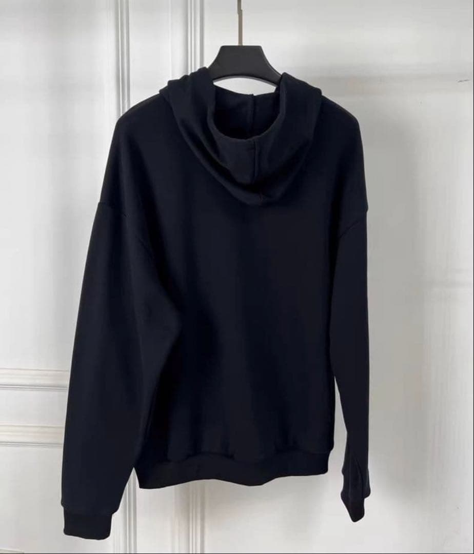 新品未使用　alo Yoga ジップアップパーカー 黒