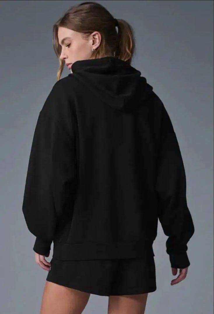 新品未使用　alo Yoga ジップアップパーカー 黒