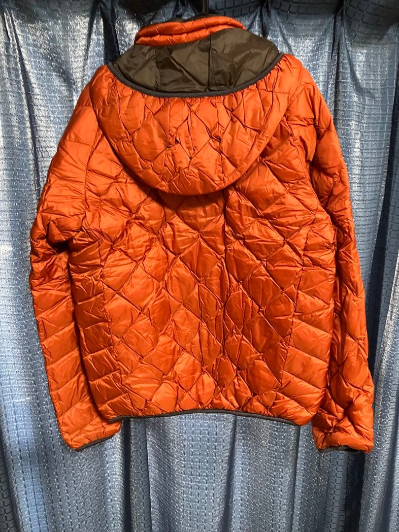 オレンジ キルティング ダウンジャケット