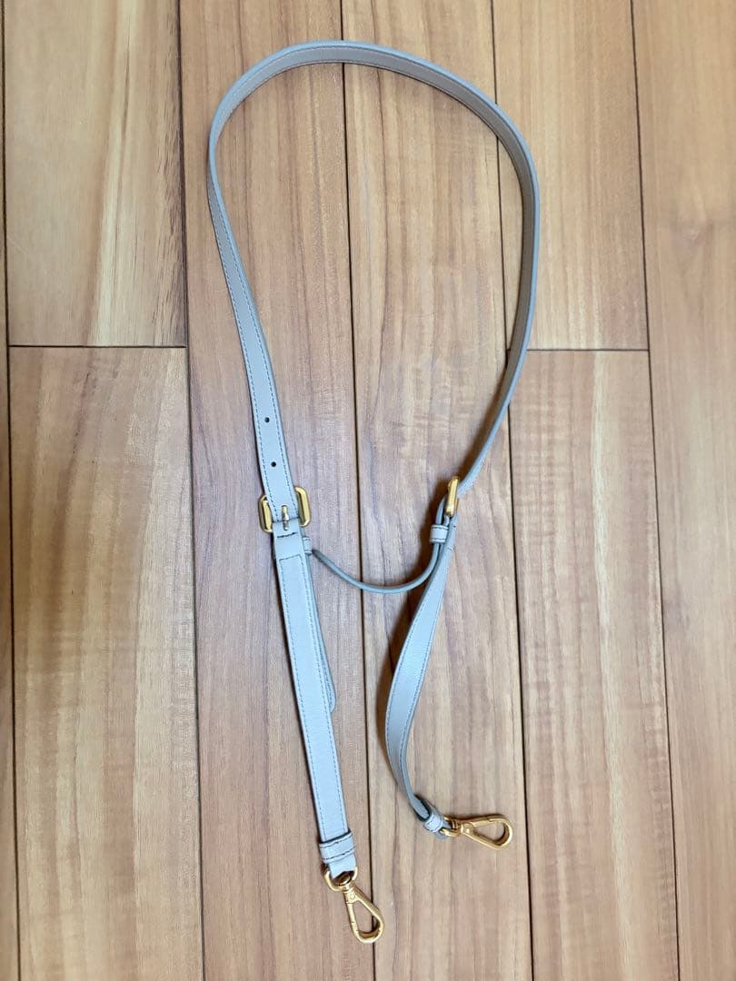 PRADA ハンドバッグ ショルダーストラップ付き