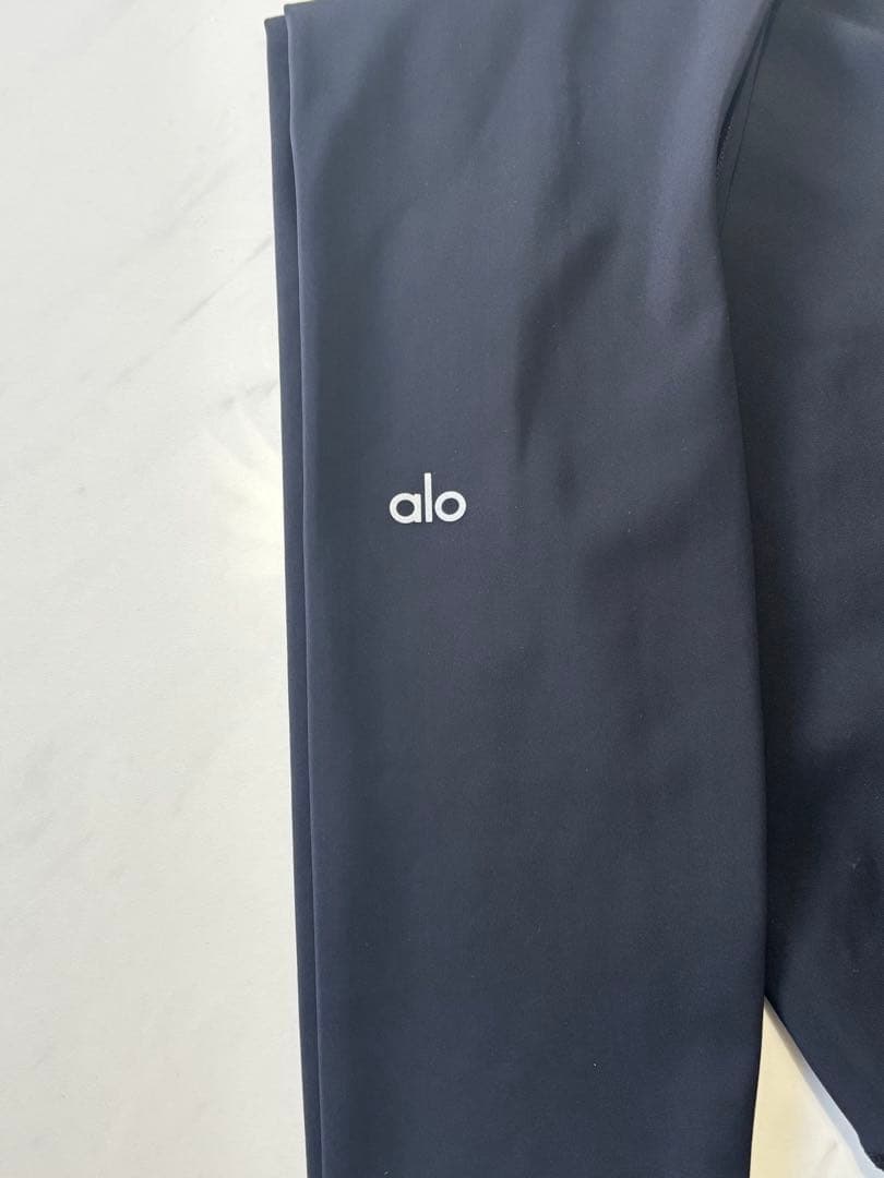 【超美品】alo yoga ダメージレギンス　ブラック